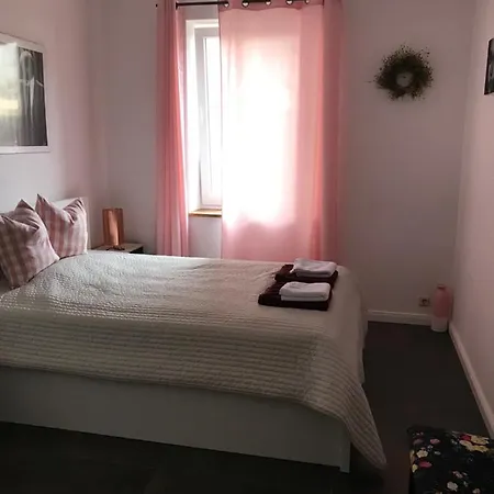 דירה Moderne, Stilvolle In 84m2 שטראלסונד