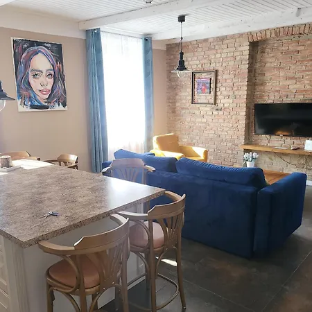 Moderne, Stilvolle In 84m2 Apartment *