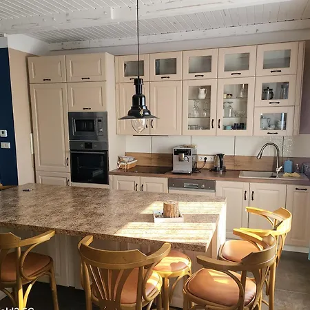 דירה Moderne, Stilvolle In 84m2 שטראלסונד