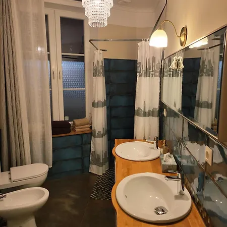 Moderne, Stilvolle In 84m2 Apartment